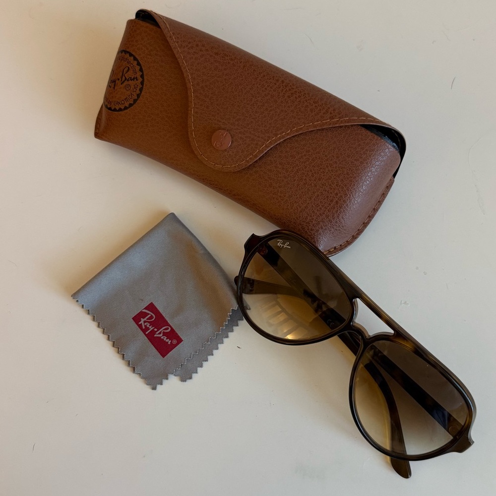 Ray Ban Sunglasses CATS 5000 Classic Style